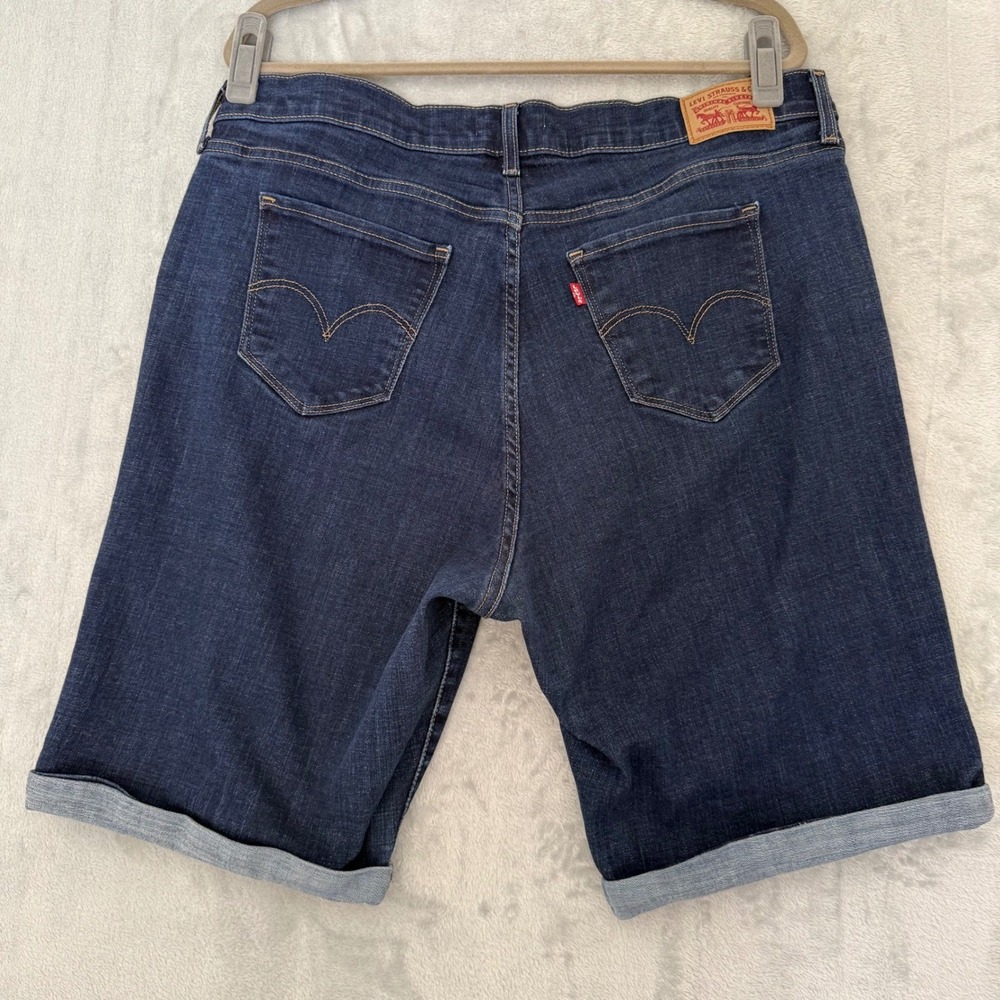 Levi's Classic Bermuda Denim Shorts Women's 18W Dark Wash Mid Rise - Picture 2 of 13